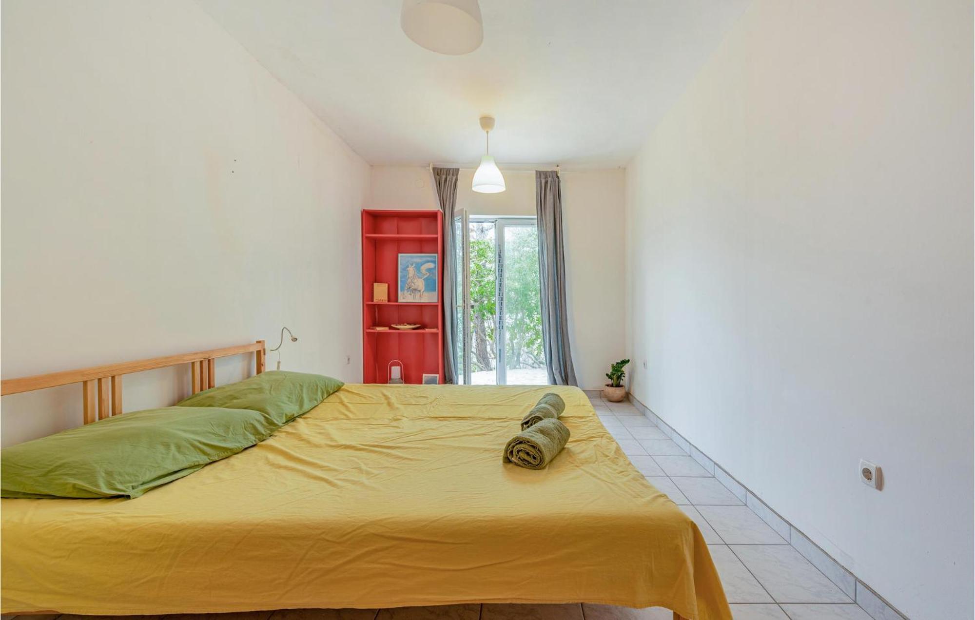 Pet Friendly Apartment In Novalja With Kitchen Екстериор снимка