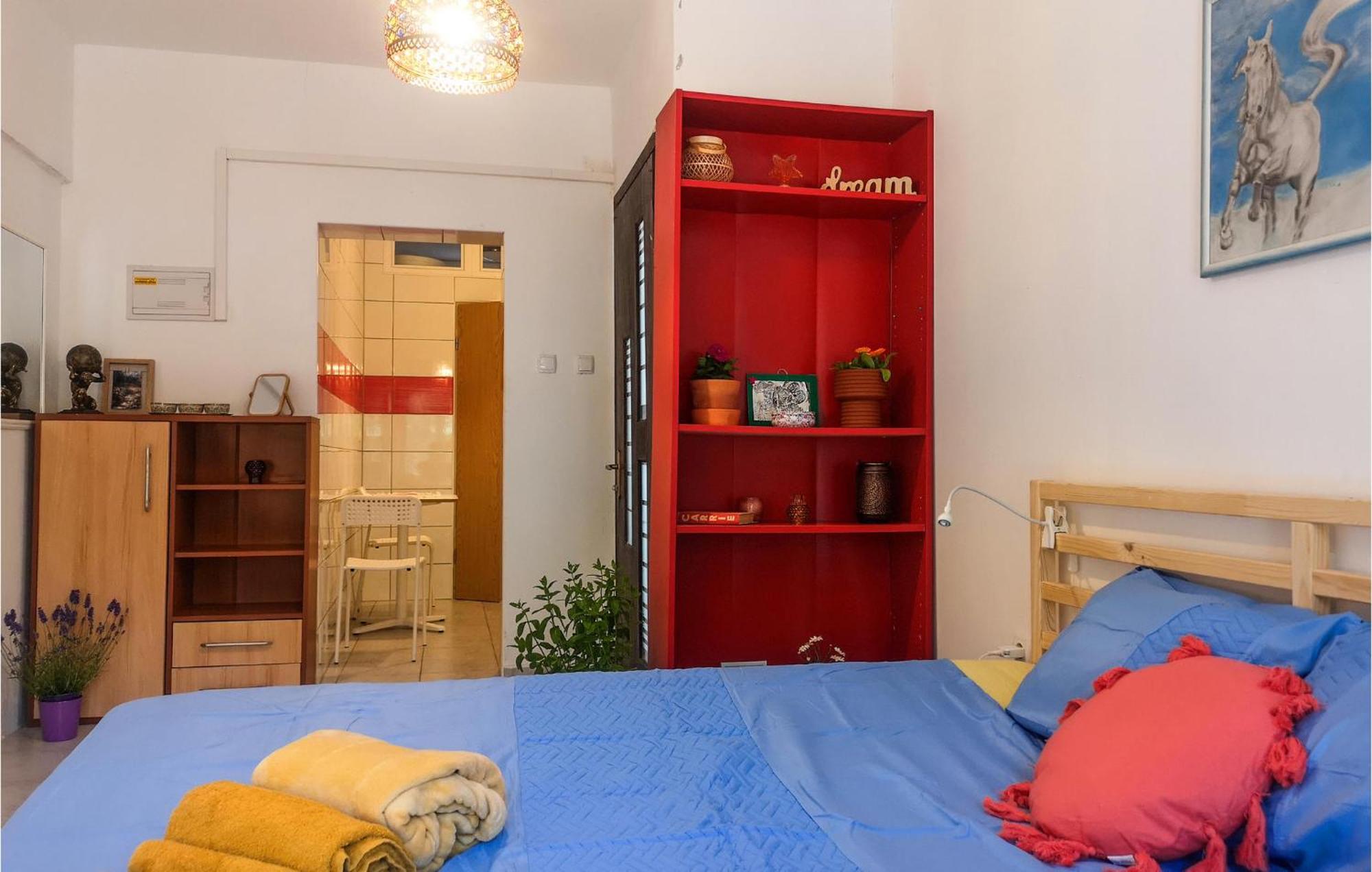 Pet Friendly Apartment In Novalja With Kitchen Екстериор снимка